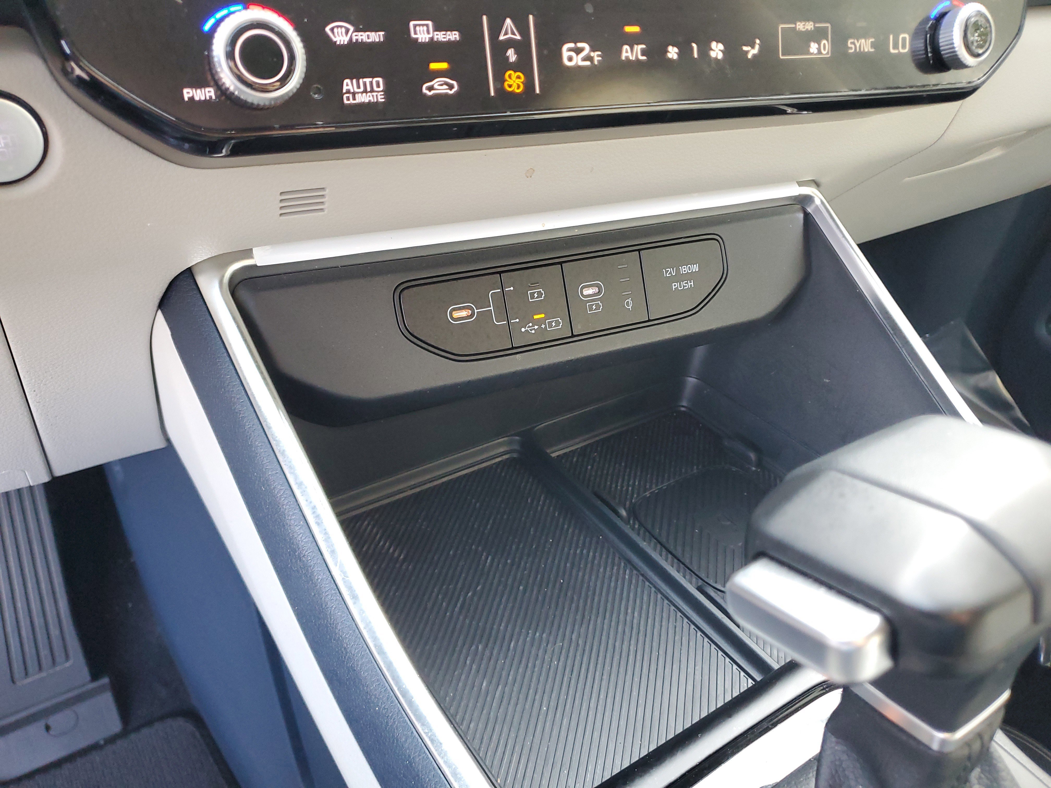 Certified 2025 Kia Carnival SX image 19