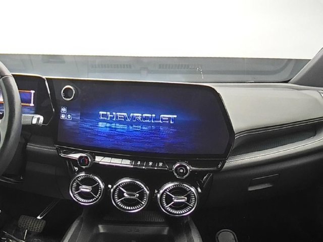 Used 2024 Chevrolet Blazer EV LT AWD/4WD image 29