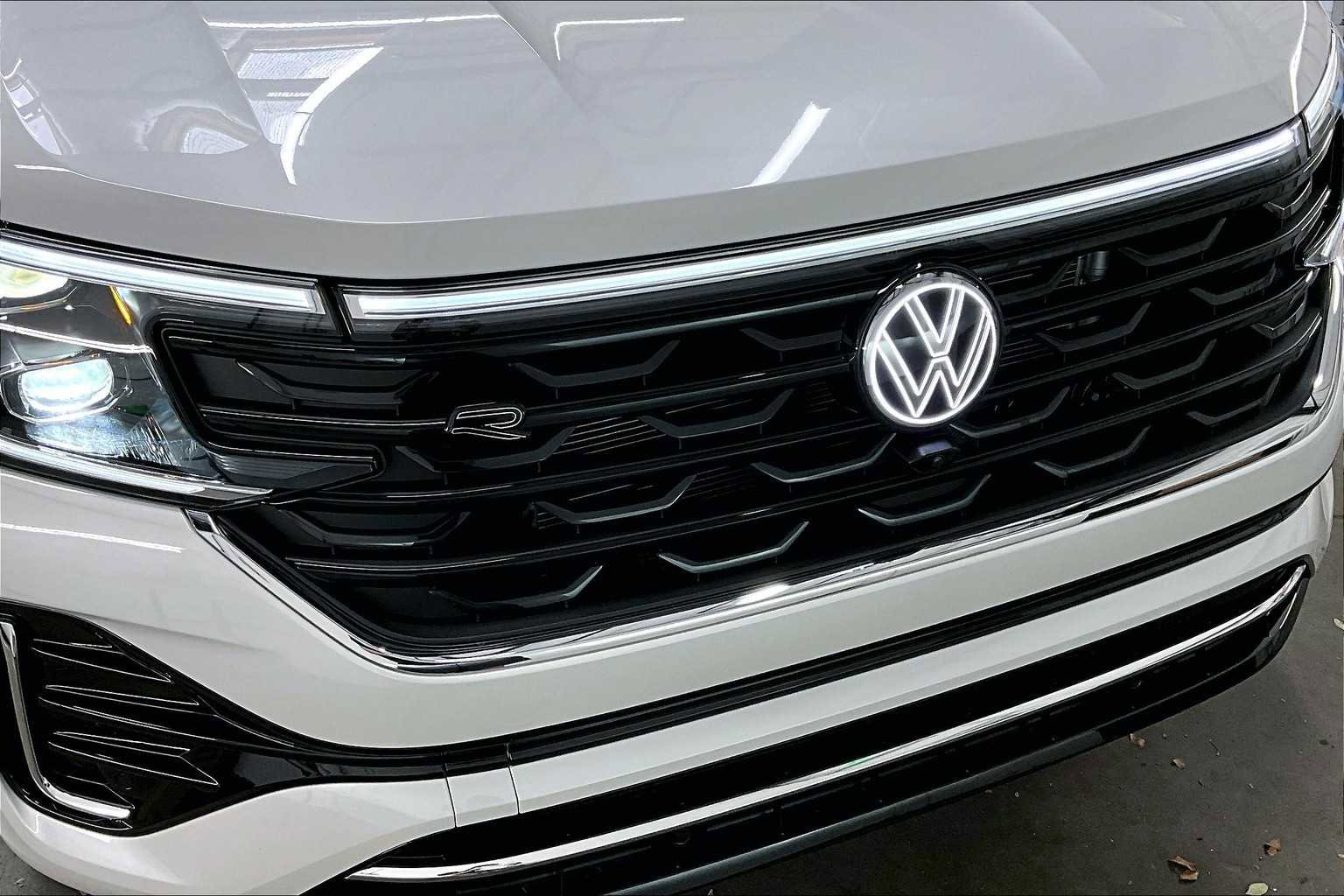 New 2026 Volkswagen Atlas SEL Premium R-Line image 32