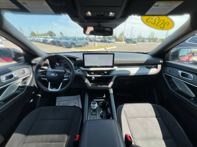 Certified 2025 Ford Explorer ST AWD/4WD image 21