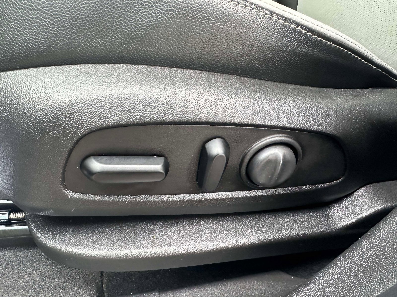 Used 2020 Chevrolet Equinox Premier image 25