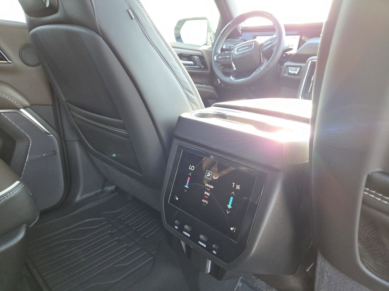 New 2026 GMC Yukon XL Denali Ultimate AWD/4WD image 30