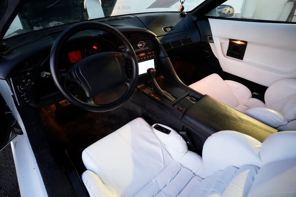 Used 1992 Chevrolet Corvette Convertible image 34