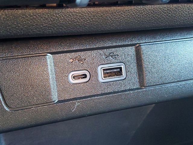 Used 2023 Chevrolet Colorado Z71 w/ Z71 Convenience Package 2 image 19