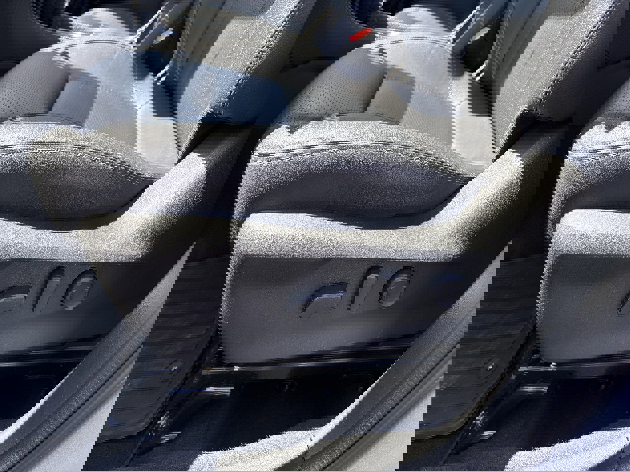 Certified 2023 Subaru Forester Limited image 29