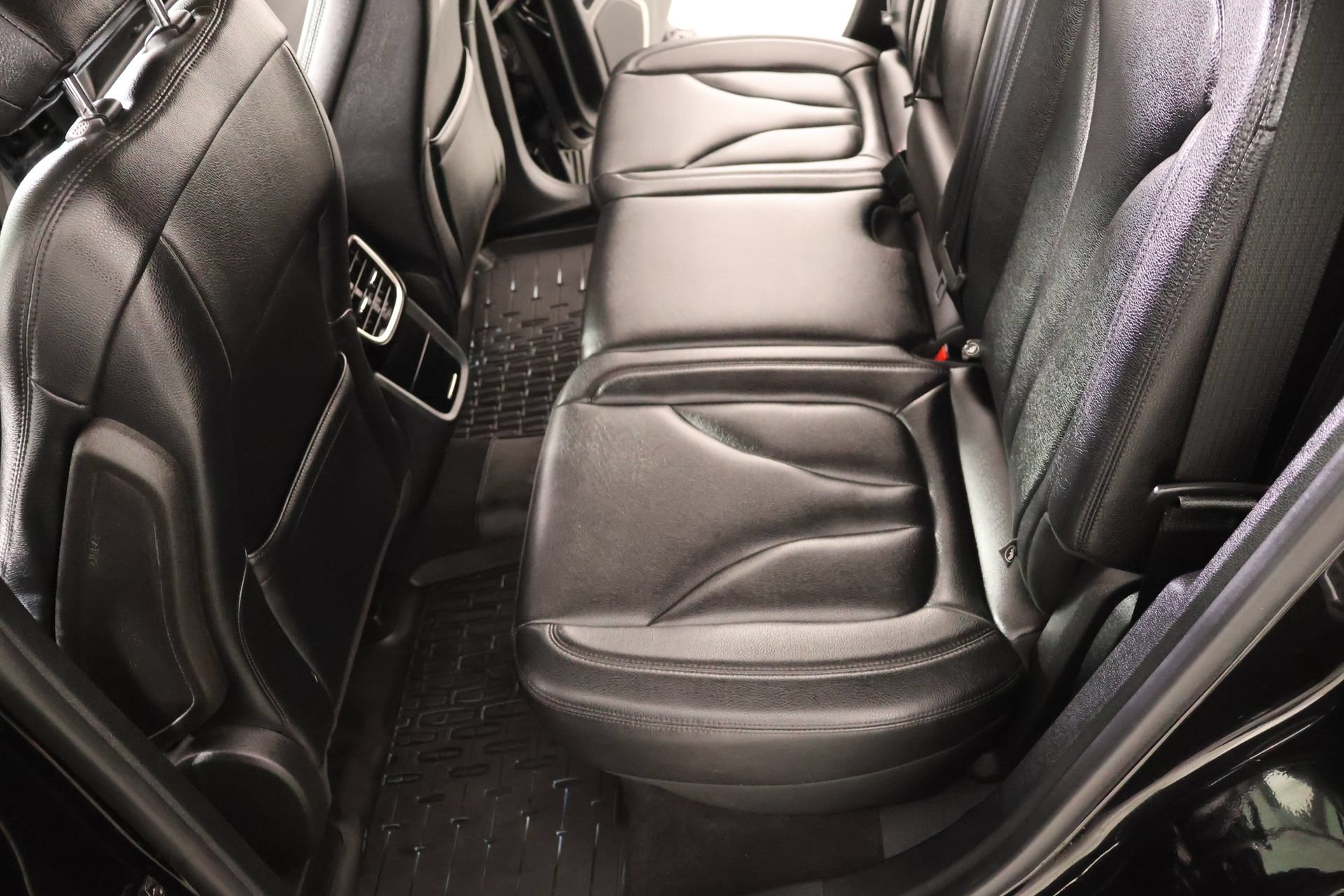 Used 2023 Lincoln Nautilus AWD w/ Premium Package image 12