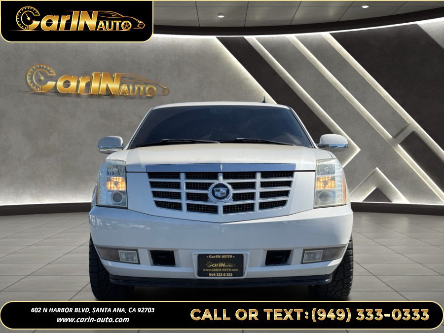 Used 2007 Cadillac Escalade AWD w/ Information Package image 2