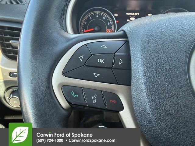 Used 2015 Jeep Cherokee Limited w/ Luxury Group image 23