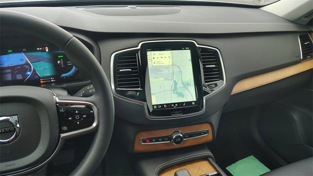 Certified 2024 Volvo XC90 T8 Plus image 18