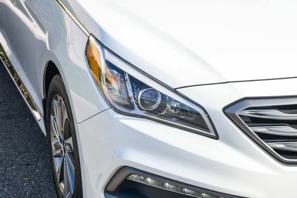 Used 2017 Hyundai Sonata Sport w/ Value Edition Package 02 FWD image 4