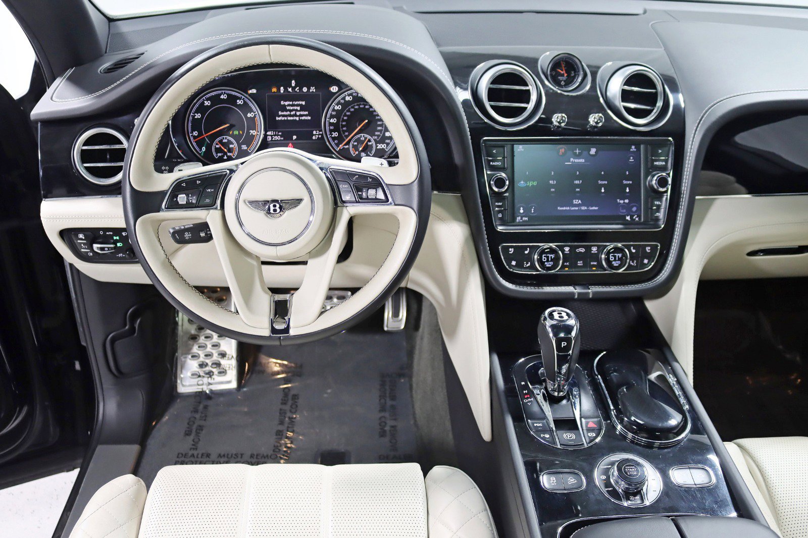 Used 2017 Bentley Bentayga image 15