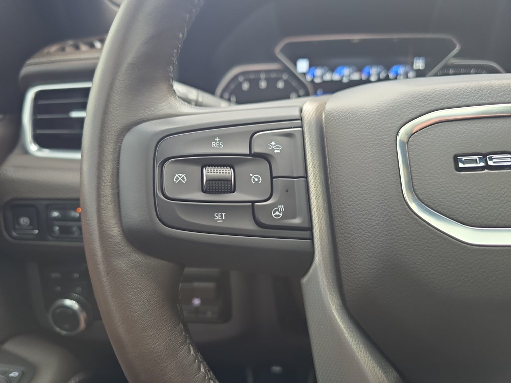 Used 2021 GMC Yukon Denali w/ Denali Ultimate Package AWD/4WD image 21