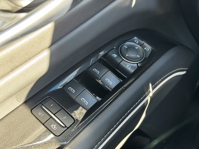 Certified 2024 Cadillac Escalade Sport w/ LPO, ONYX Package image 43