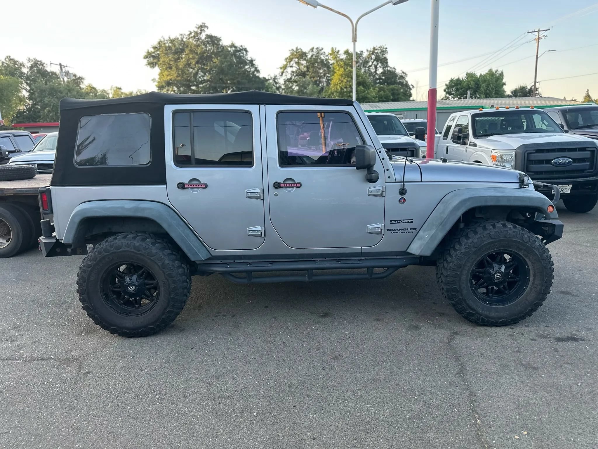 Used 2014 Jeep Wrangler Unlimited Sport w/ Quick Order Package 24S AWD/4WD image 4