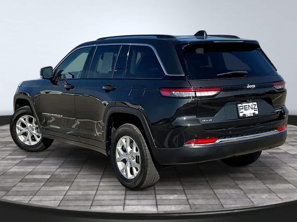 Used 2023 Jeep Grand Cherokee Limited w/ Trailer Tow Prep Group (B) AWD/4WD image 5