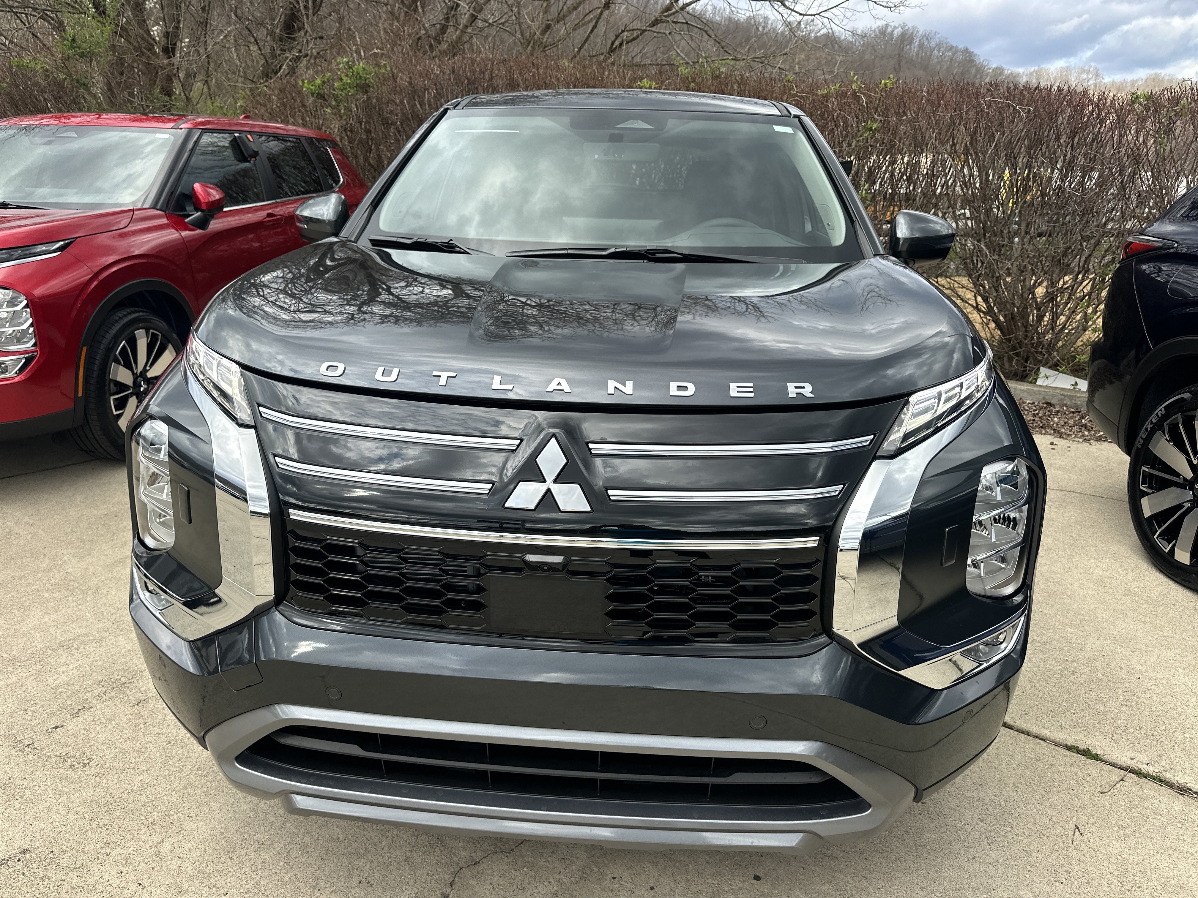 New 2026 Mitsubishi Outlander SE AWD/4WD image 2