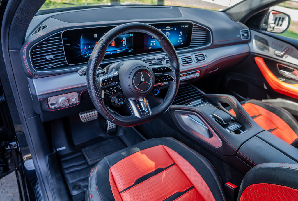 Used 2024 Mercedes-Benz GLE 53 AMG 4MATIC Coupe w/ Driver Assistance Package image 4