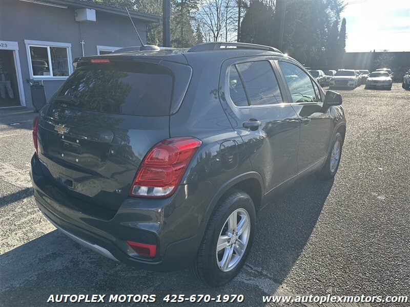 Used 2017 Chevrolet Trax LT w/ Driver Confidence Package AWD/4WD image 7