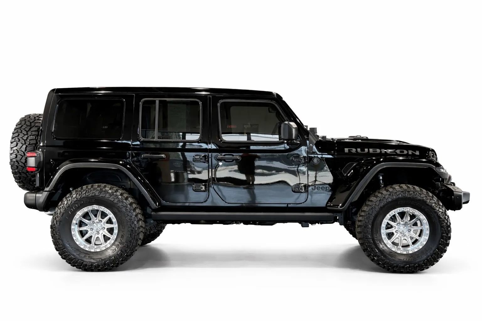 Used 2024 Jeep Wrangler Unlimited Rubicon image 2