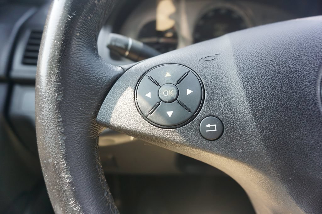 Used 2008 Mercedes-Benz C 350 Sport image 7