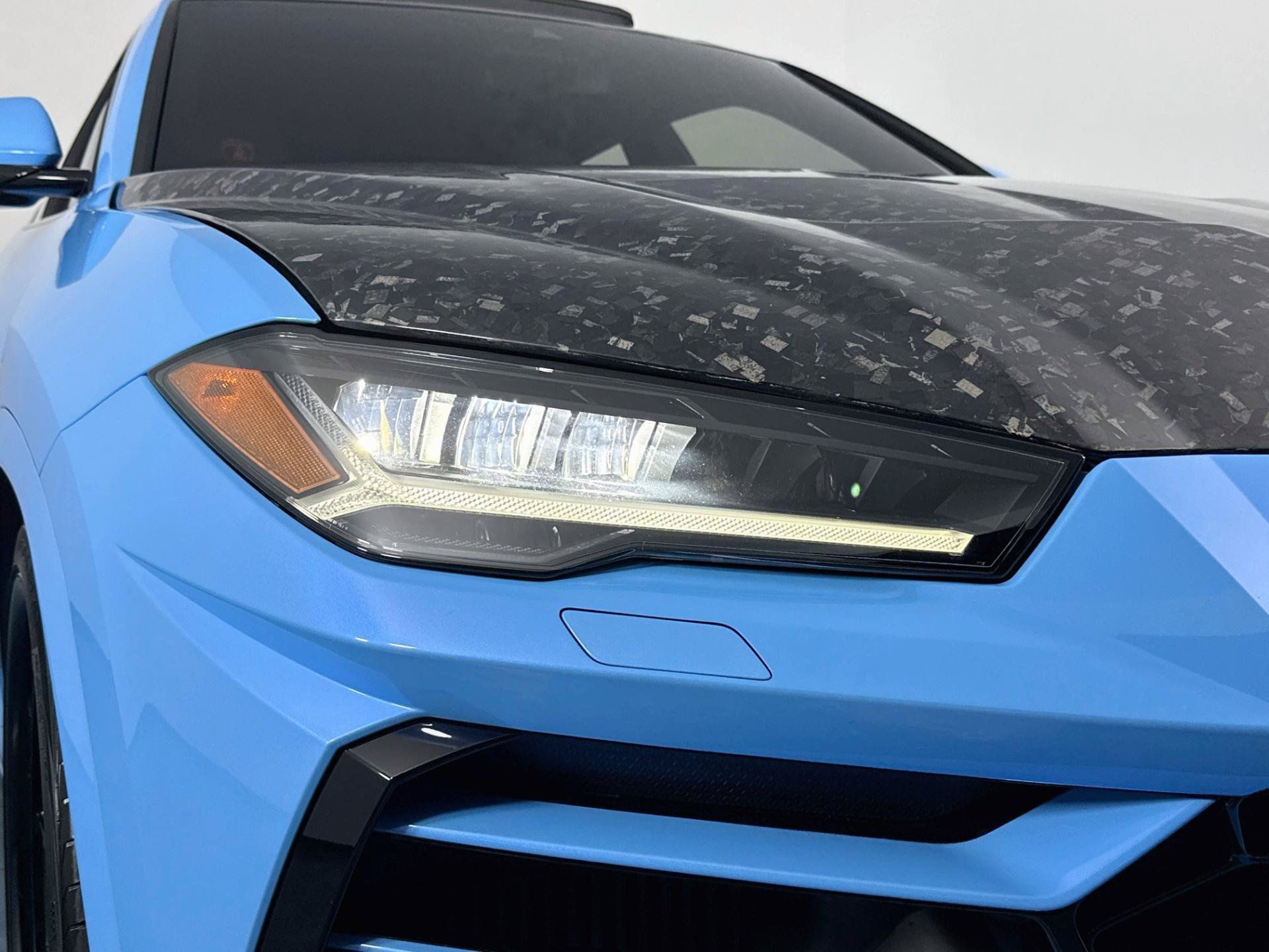 Used 2022 Lamborghini Urus AWD/4WD image 55