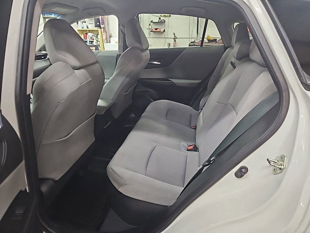 Used 2023 Toyota Venza LE image 27