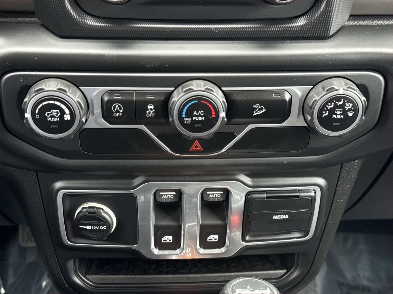 Used 2018 Jeep Wrangler Sport AWD/4WD image 10