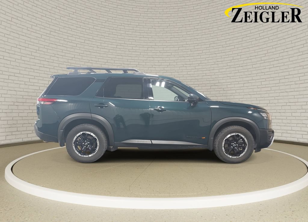 Used 2025 Nissan Pathfinder Rock Creek image 4