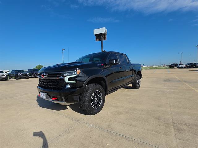 Used 2025 Chevrolet Silverado 1500 ZR2 w/ Technology Package AWD/4WD image 1