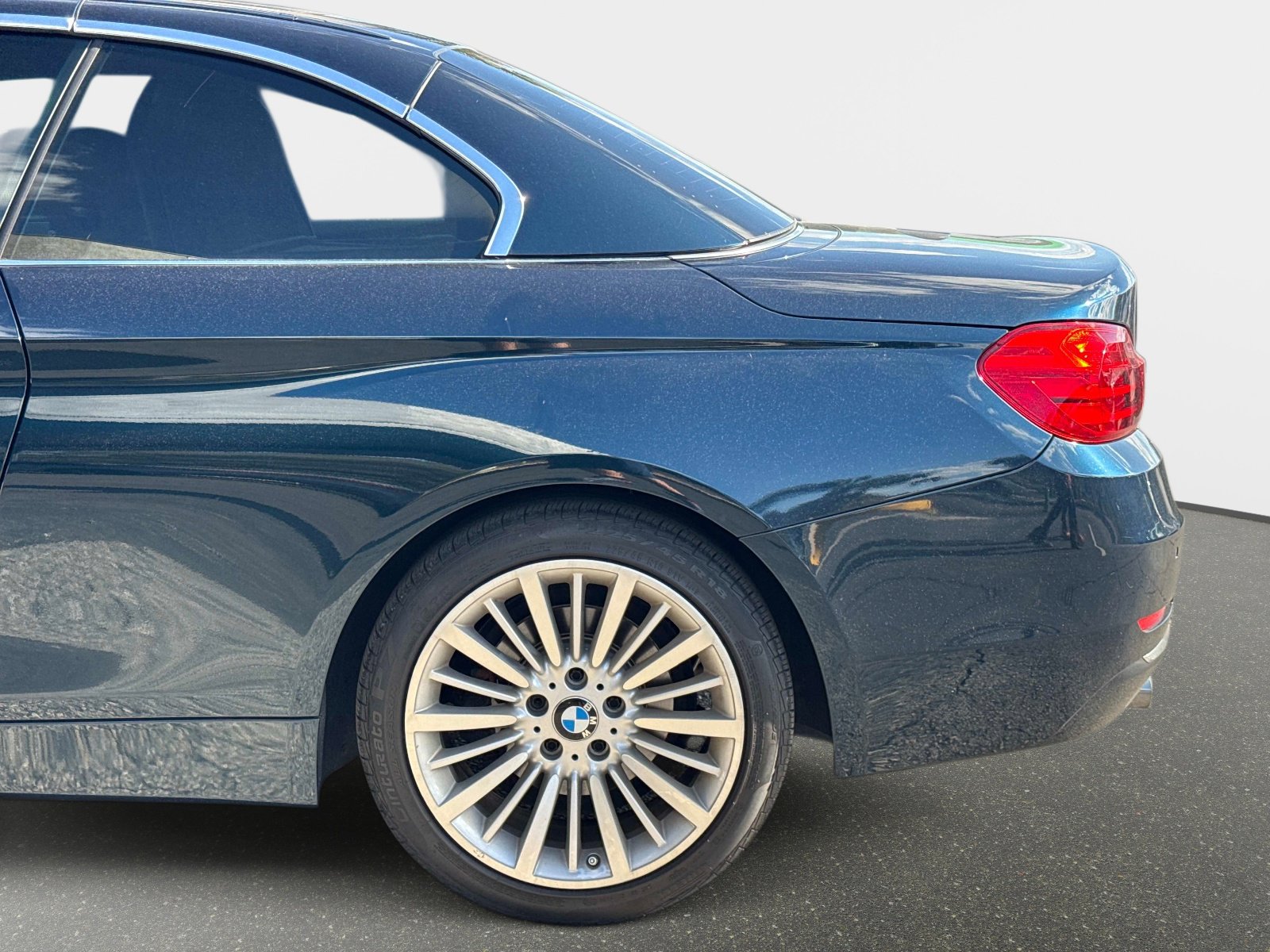 Used 2015 BMW 428i Convertible image 18