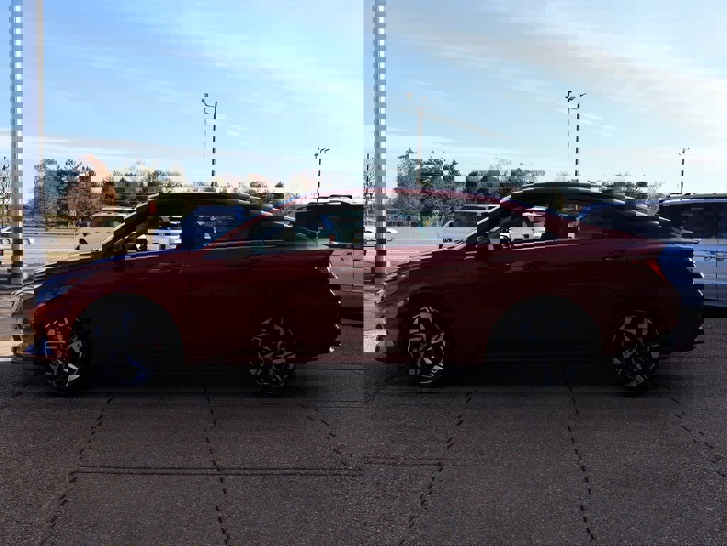 Certified 2022 Hyundai Elantra Limited image 3