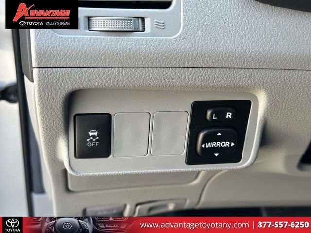 Used 2013 Toyota Corolla L FWD image 22