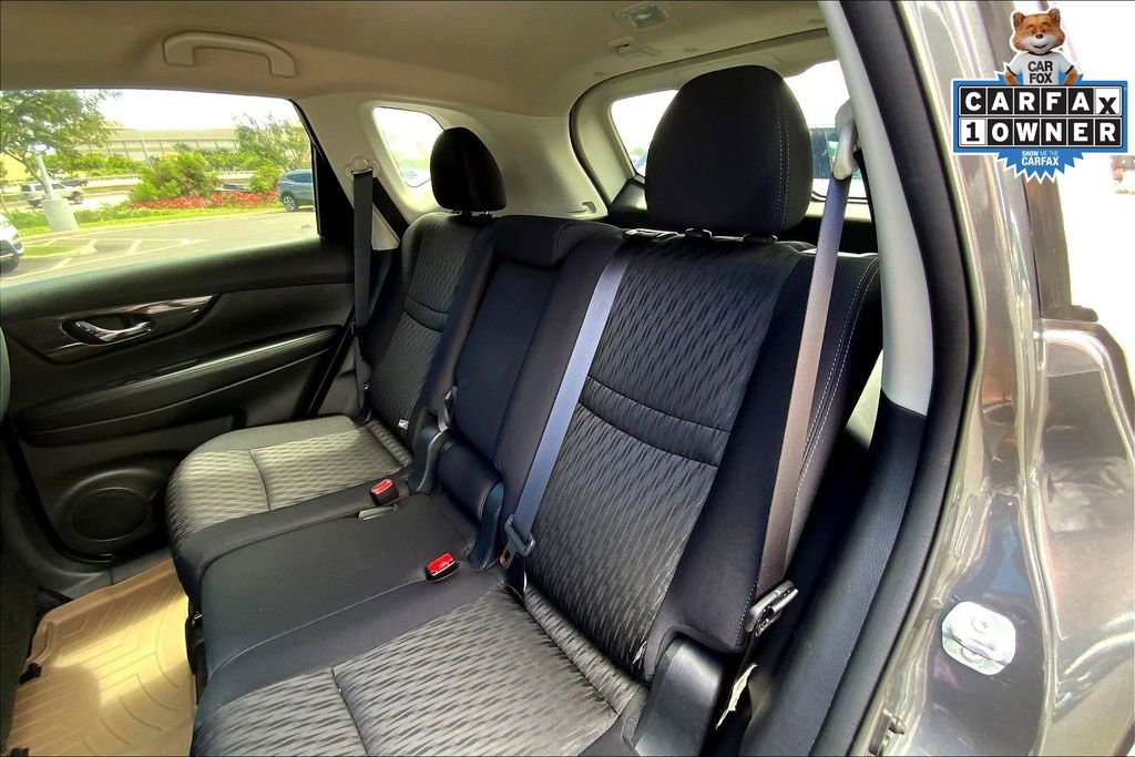 Used 2017 Nissan Rogue SV w/ SV Premium Package image 26