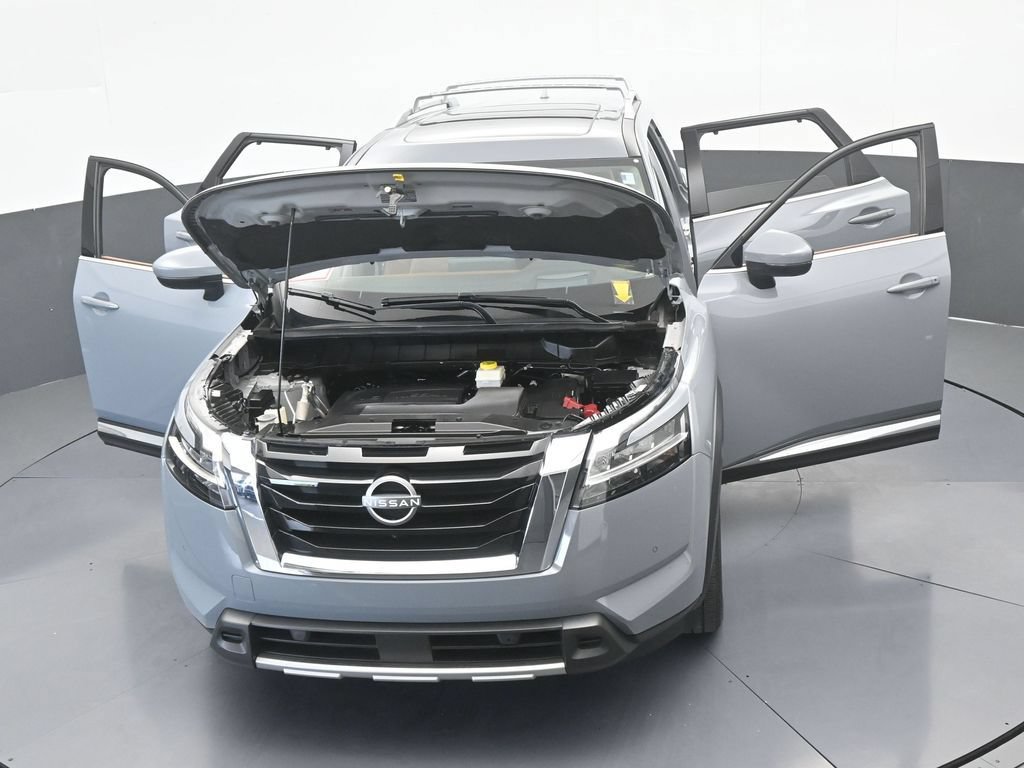 Used 2024 Nissan Pathfinder Platinum AWD/4WD image 75