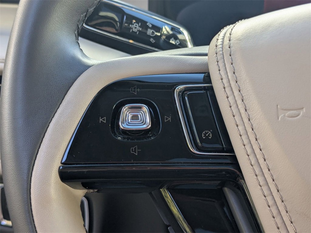 Used 2024 Lincoln Aviator AWD w/ Premium Package image 26