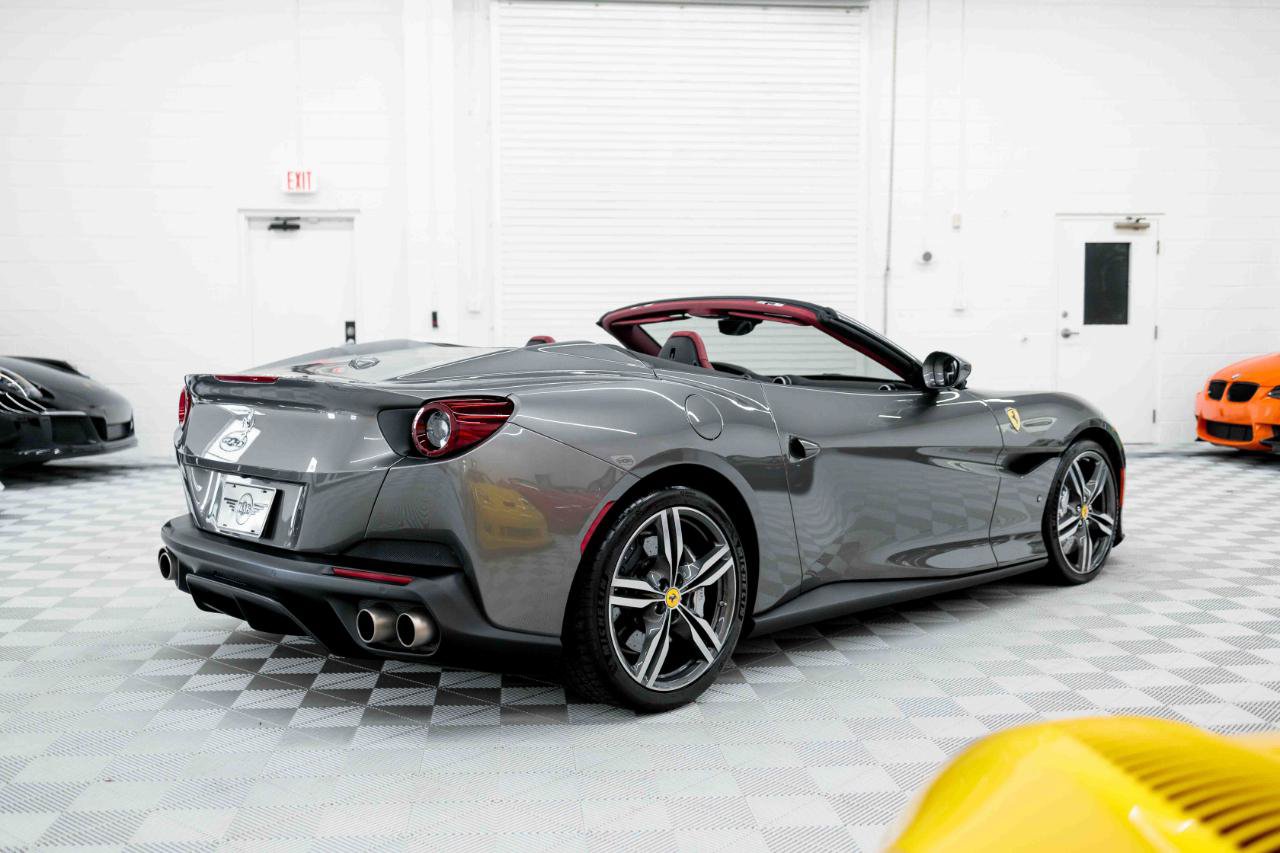 Used 2020 Ferrari Portofino RWD image 16