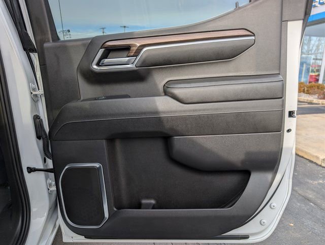 Used 2023 Chevrolet Silverado 1500 LT image 18