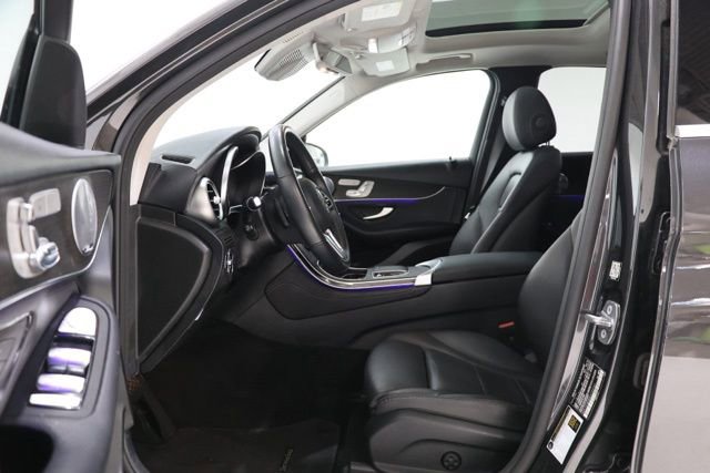 Used 2020 Mercedes-Benz GLC 300 4MATIC image 17