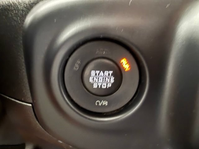 Used 2018 Jeep Wrangler Rubicon w/ Uconnect 4C Nav & Sound Group AWD/4WD image 39