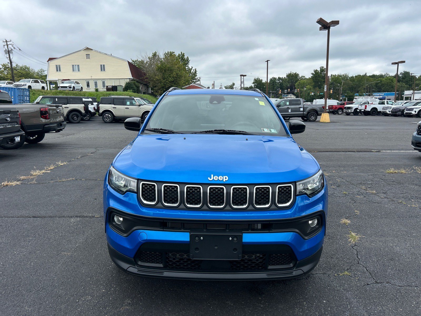 Used 2023 Jeep Compass Latitude w/ Sun and Sound Group AWD/4WD image 22