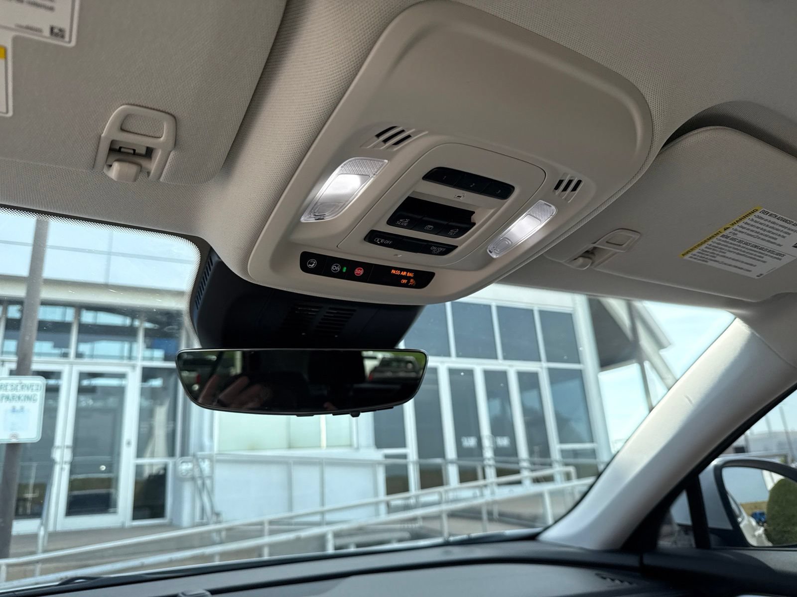 Used 2024 Buick Envision Avenir AWD/4WD image 29