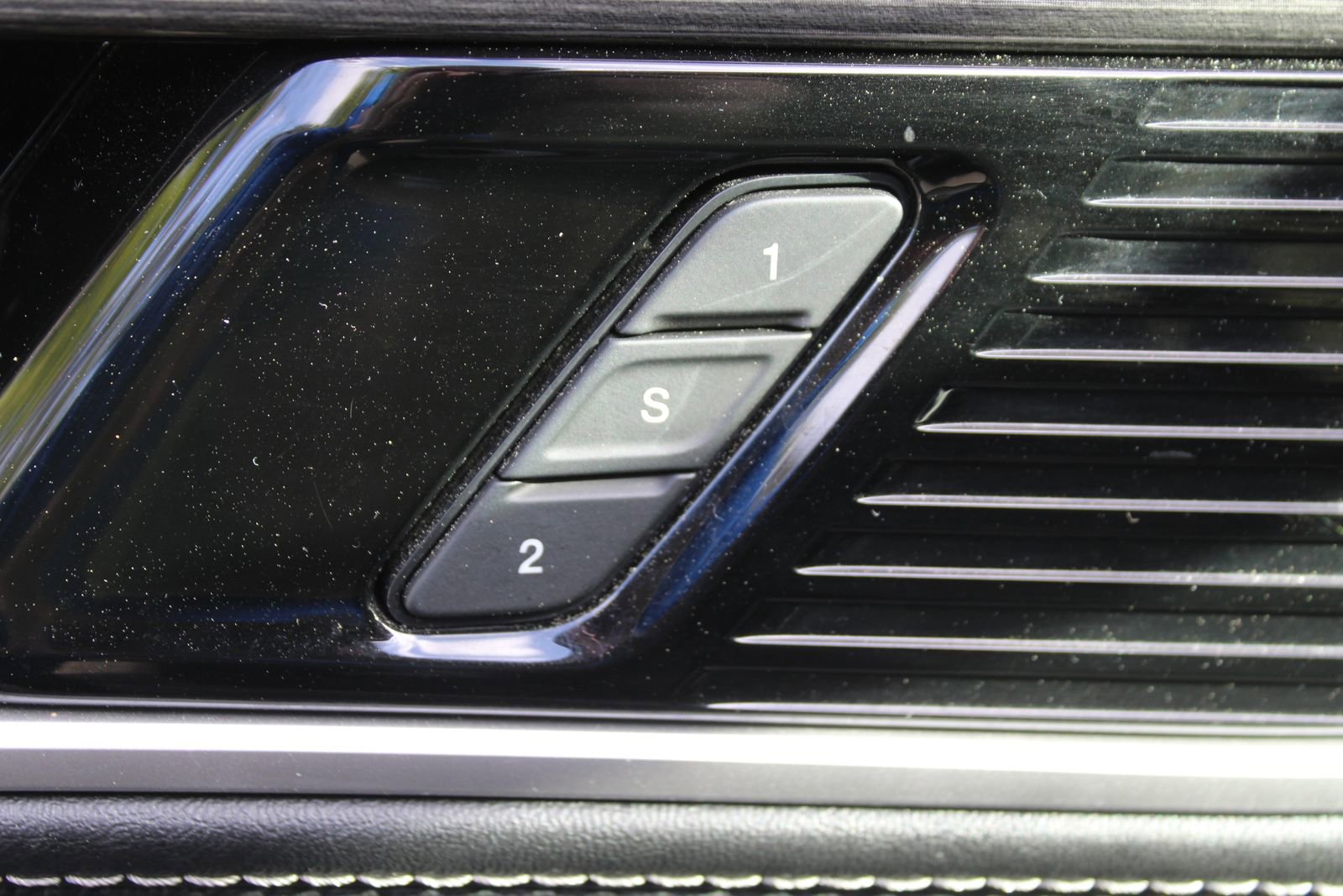 Used 2022 Jeep Wagoneer Series III w/ Rear Seat Video Group 1 image 23