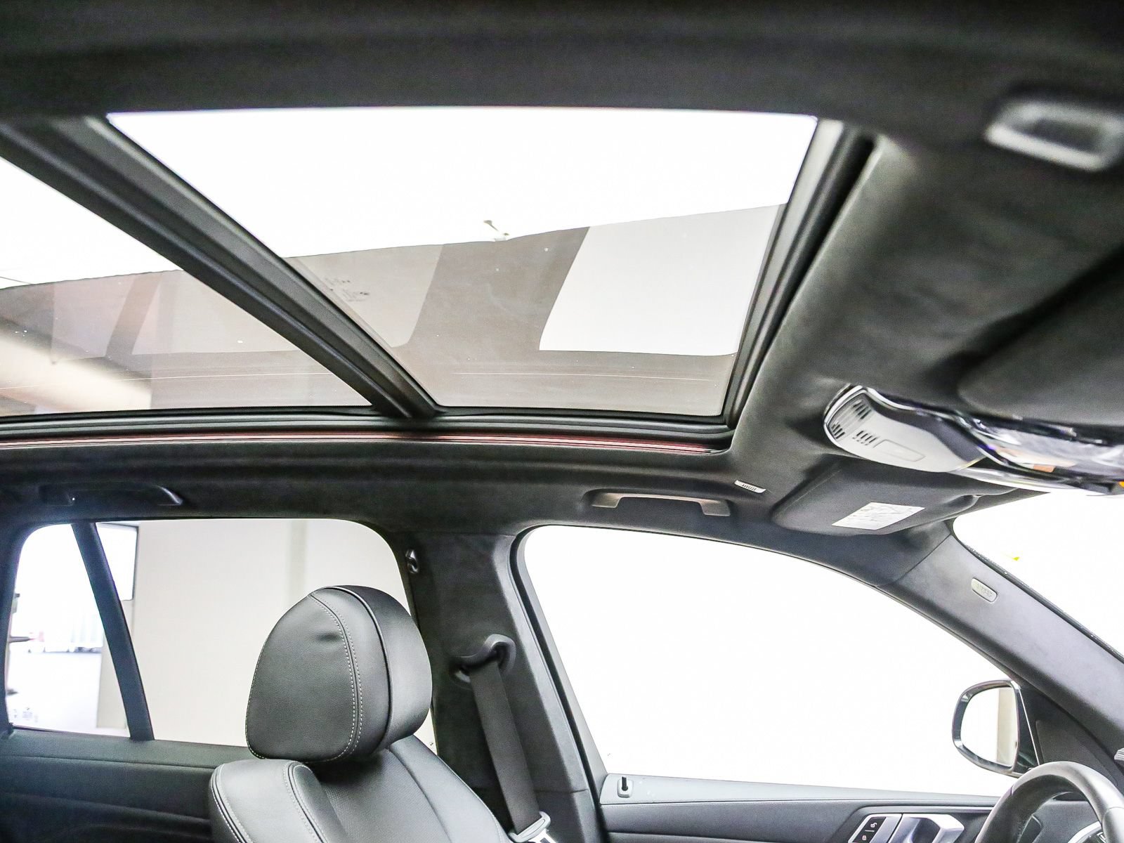 Used 2022 BMW X5 sDrive40i w/ M Sport Package RWD image 18
