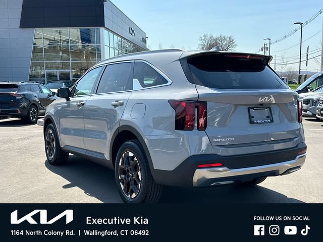 Certified 2025 Kia Sorento S AWD/4WD image 2