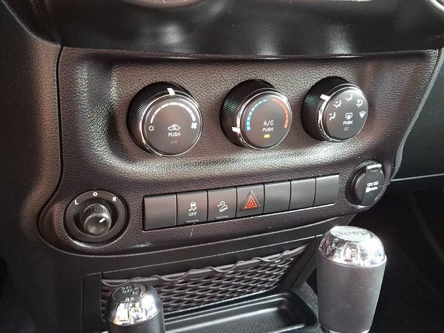 Used 2018 Jeep Wrangler Unlimited Sport S AWD/4WD image 19