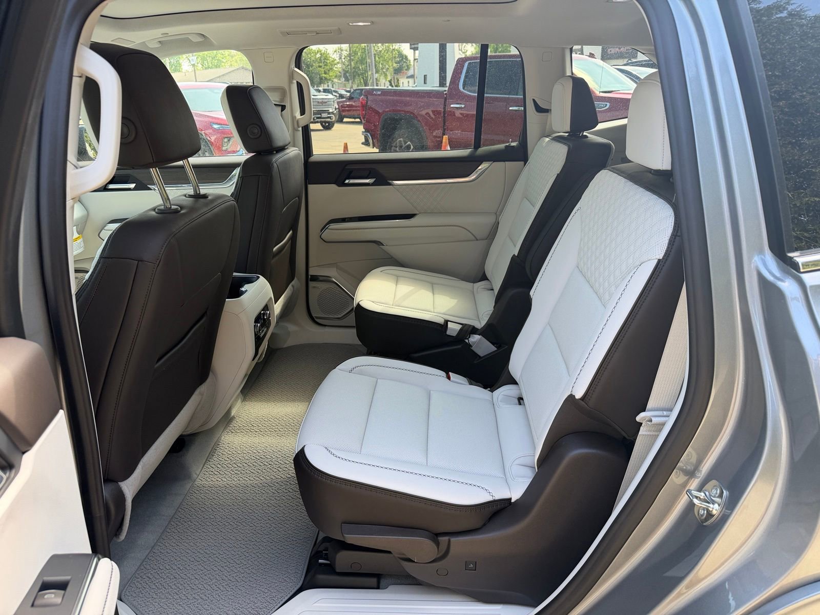 New 2026 GMC Acadia Denali w/ Super Cruise Package AWD/4WD image 23