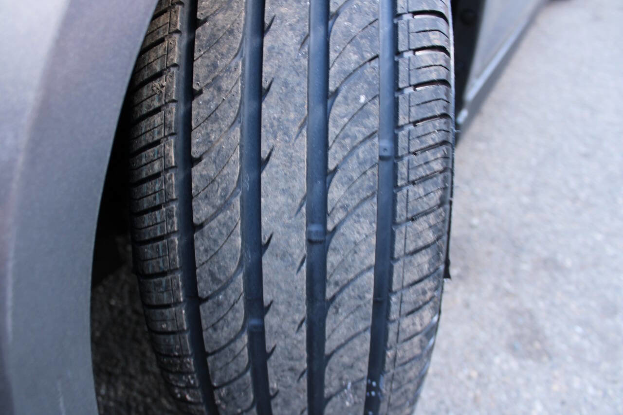 Used 2014 Ford C-MAX SE w/ Equipment Group 202A FWD image 30