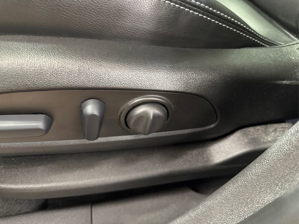 Used 2022 GMC Terrain SLT image 24