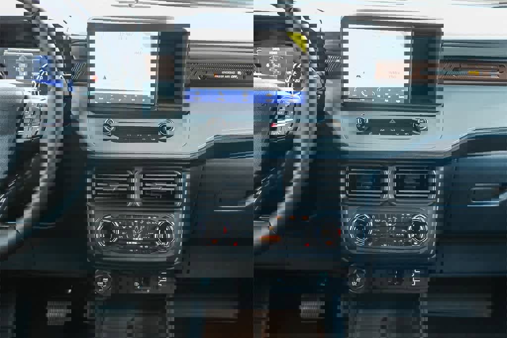 New 2024 Ford Maverick Lariat w/ 4K Tow Package image 12