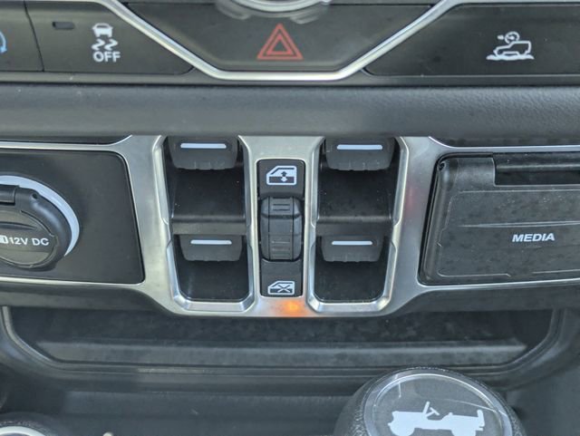 Used 2025 Jeep Wrangler Unlimited Sahara image 20